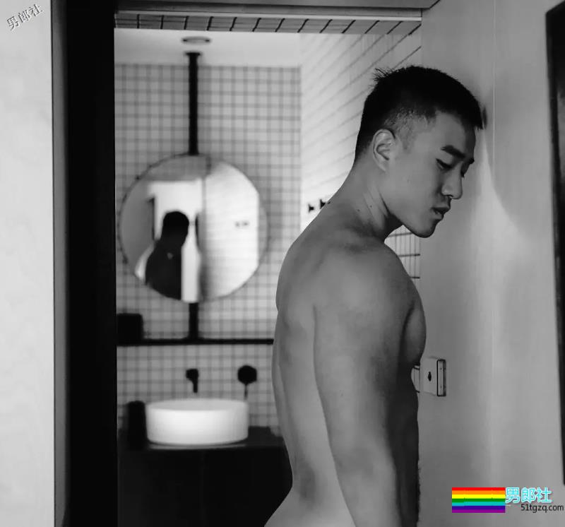 井盖队长又双叒叕发新照，他背后的摄影师也太厉害了吧？ - 51虹马