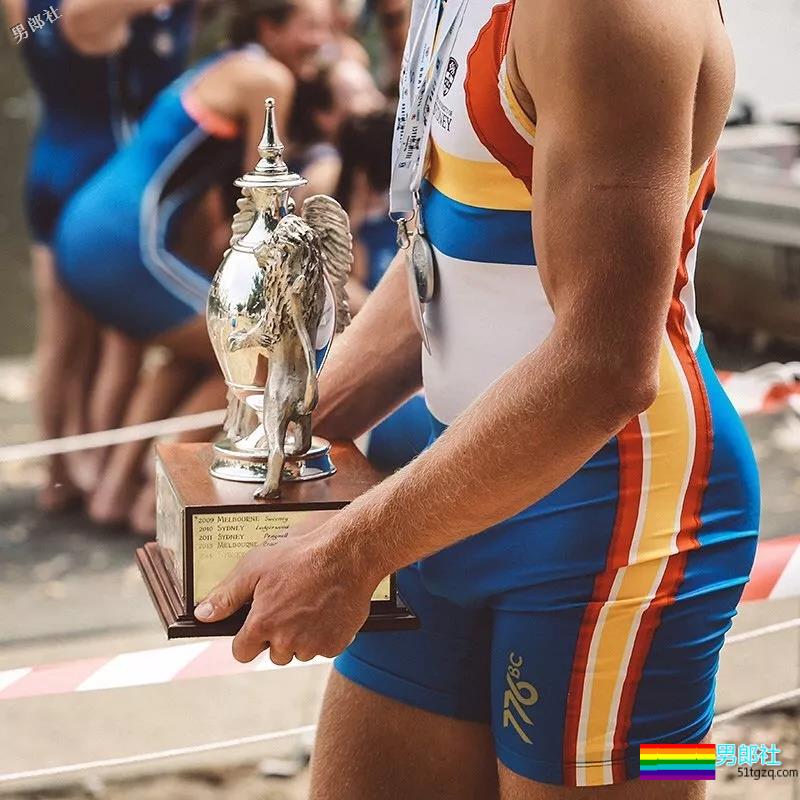 井盖队长又双叒叕发新照,他背后的摄影师也太厉害了吧? - 51虹马 井盖队长又双叒叕发新照,他背后的摄影师也太厉害了吧? - 51虹马