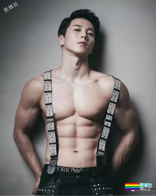 韩国最火筋肉私教胸器瞩目制服诱惑骚到高潮，看了一眼裆部小编想说臣妾坐不到啊！ - 51虹马