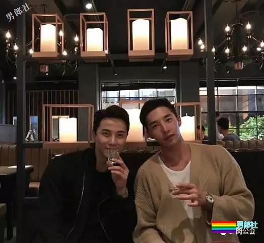 韩国最火筋肉私教胸器瞩目制服诱惑骚到高潮，看了一眼裆部小编想说臣妾坐不到啊！ - 51虹马