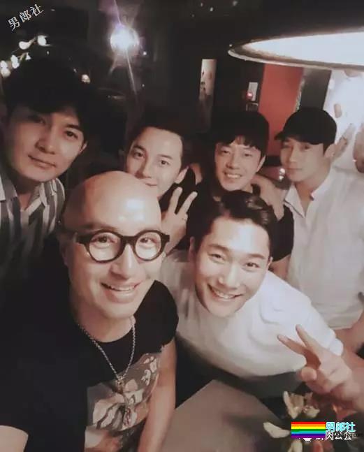 韩国最火筋肉私教胸器瞩目制服诱惑骚到高潮，看了一眼裆部小编想说臣妾坐不到啊！ - 51虹马