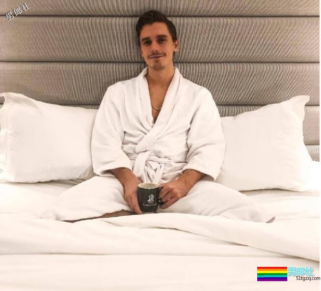 同志资讯：QE帅厨和男友开始撒狗粮了等 - 51虹马