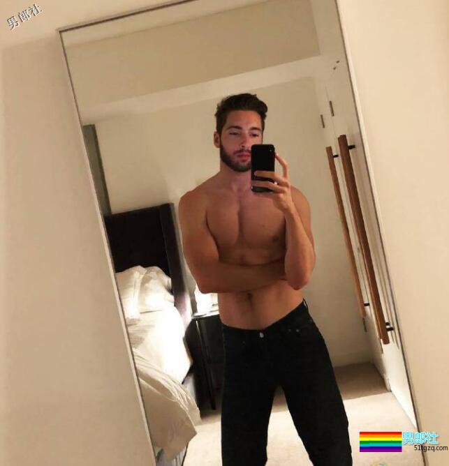 同志资讯：QE帅厨和男友开始撒狗粮了等 - 51虹马