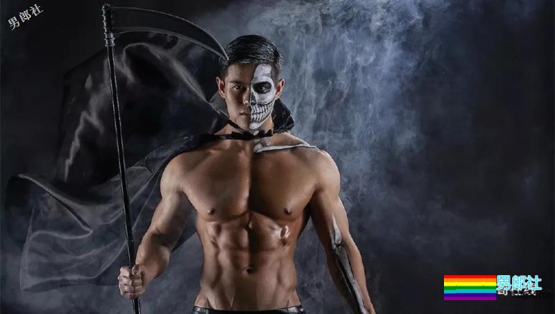 小包总杨烁的私人教练，被肌肉男搂住小蛮腰，终于找到这个筋肉男模了！ - 51虹马