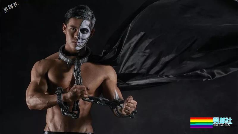 小包总杨烁的私人教练，被肌肉男搂住小蛮腰，终于找到这个筋肉男模了！ - 51虹马