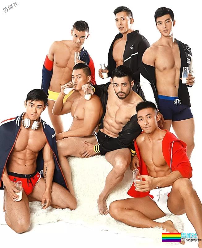 小包总杨烁的私人教练，被肌肉男搂住小蛮腰，终于找到这个筋肉男模了！ - 51虹马