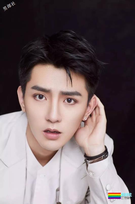 鲜嫩帅气的飞行员小哥哥，有一种爱情就要开始的味道！ - 51虹马