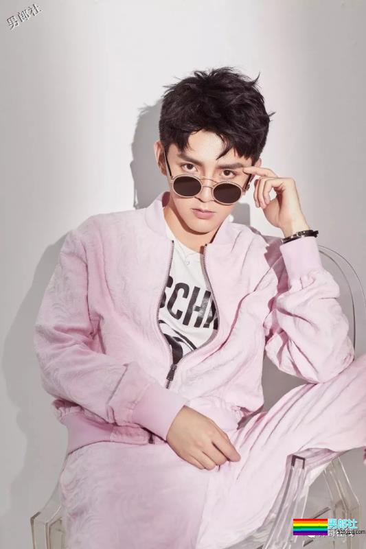 鲜嫩帅气的飞行员小哥哥，有一种爱情就要开始的味道！ - 51虹马