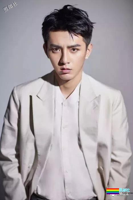 鲜嫩帅气的飞行员小哥哥，有一种爱情就要开始的味道！ - 51虹马