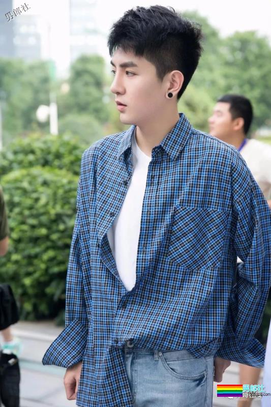 鲜嫩帅气的飞行员小哥哥，有一种爱情就要开始的味道！ - 51虹马