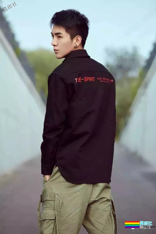 鲜嫩帅气的飞行员小哥哥，有一种爱情就要开始的味道！ - 51虹马