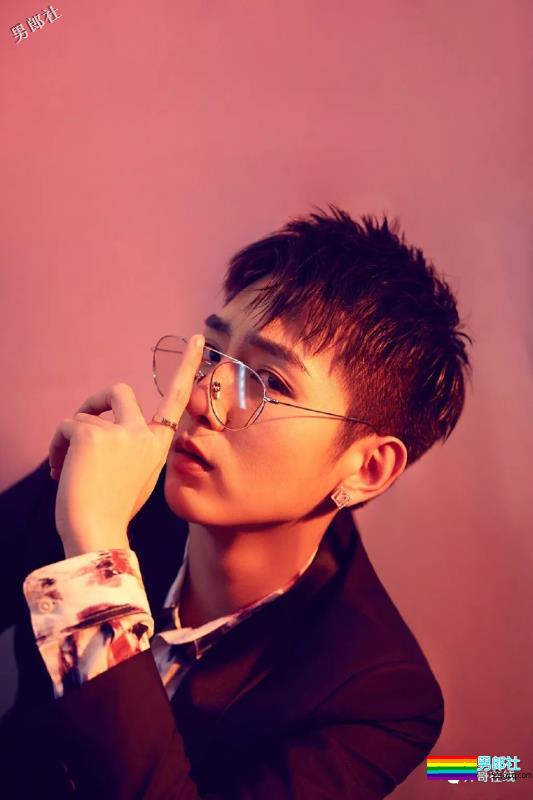 鲜嫩帅气的飞行员小哥哥，有一种爱情就要开始的味道！ - 51虹马