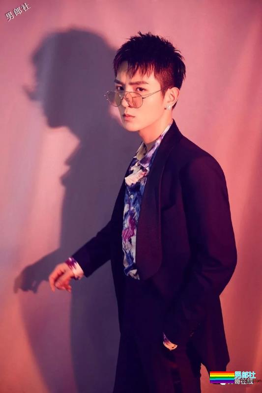 鲜嫩帅气的飞行员小哥哥，有一种爱情就要开始的味道！ - 51虹马