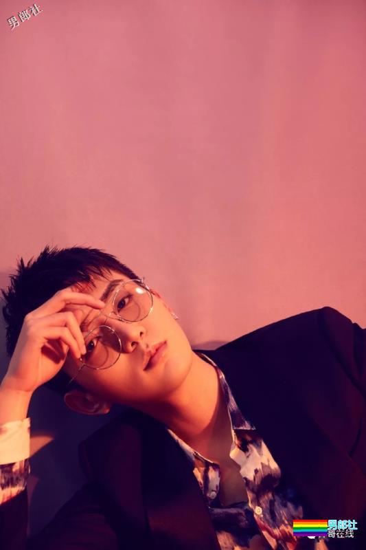 鲜嫩帅气的飞行员小哥哥，有一种爱情就要开始的味道！ - 51虹马