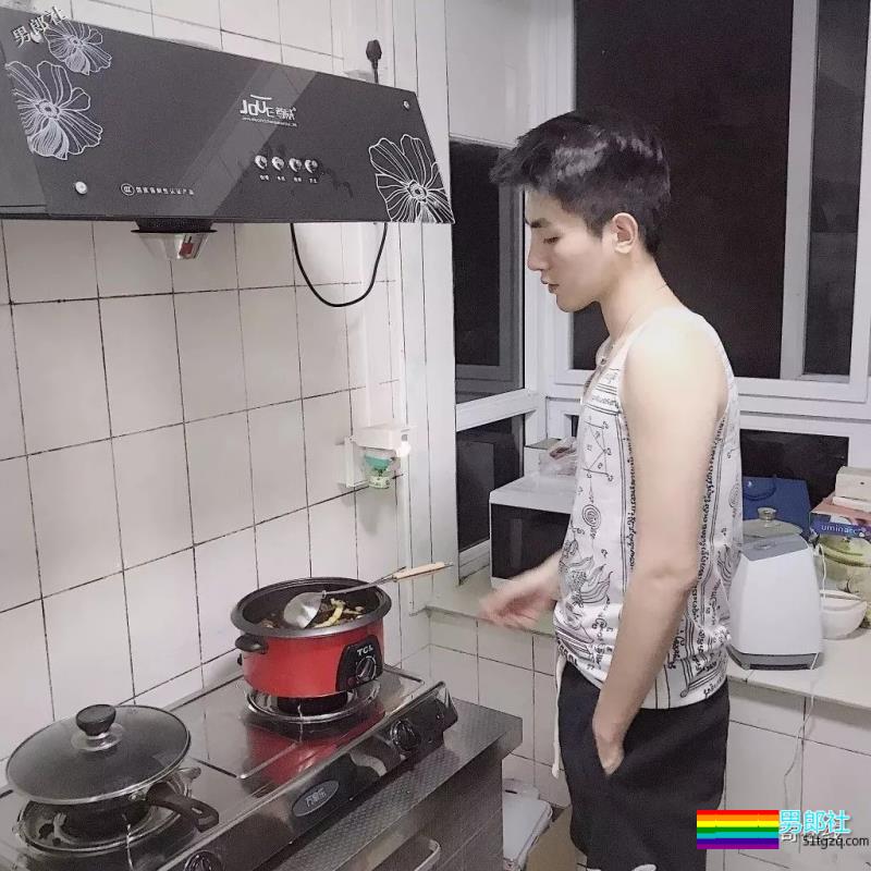 鲜嫩帅气的飞行员小哥哥，有一种爱情就要开始的味道！ - 51虹马