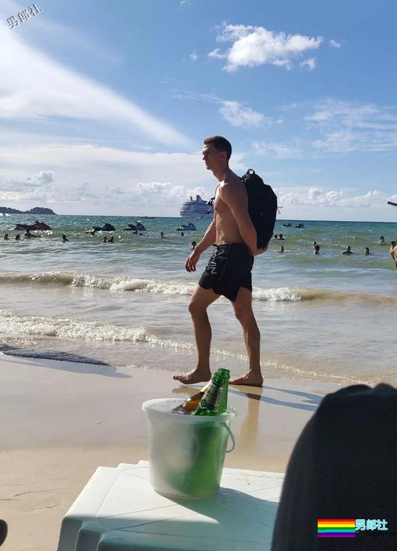 飞行员又去泰国浪,酒吧遭澳洲小哥撩-51虹马