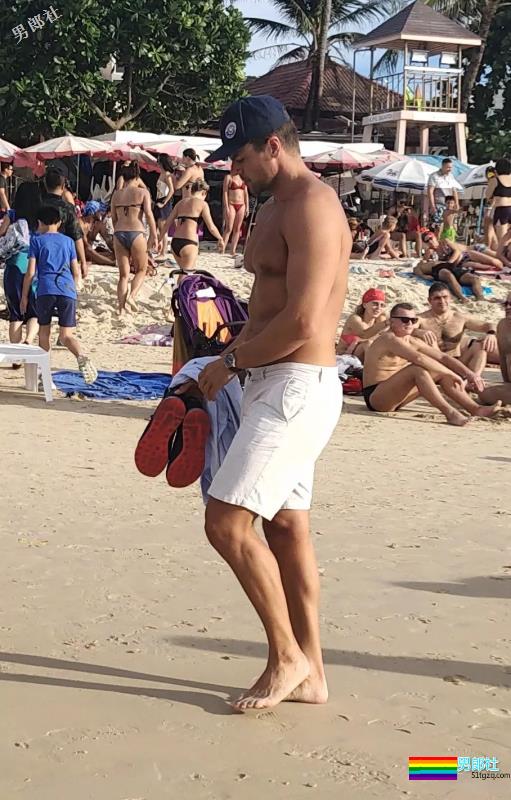 飞行员又去泰国浪，酒吧遭澳洲小哥撩 - 51虹马