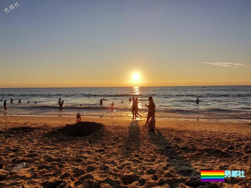 飞行员又去泰国浪,酒吧遭澳洲小哥撩 - 51虹马 飞行员又去泰国浪,酒吧遭澳洲小哥撩 - 51虹马