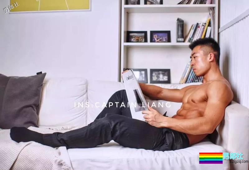 狼狗腰腱子肉男模又Man又石更，ins制服私照好料羞不停！ - 51虹马