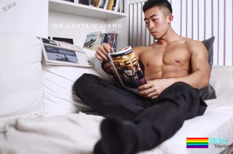 狼狗腰腱子肉男模又Man又石更，ins制服私照好料羞不停！ - 51虹马