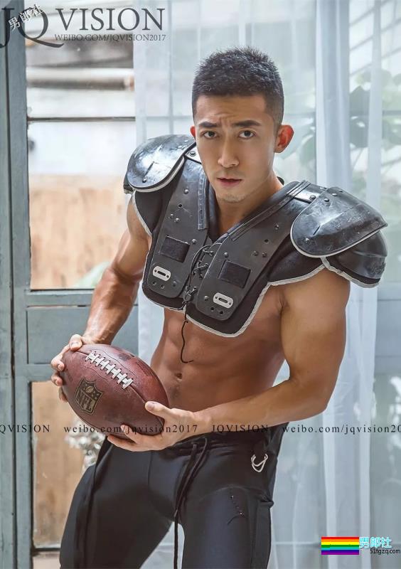 狼狗腰腱子肉男模又Man又石更，ins制服私照好料羞不停！ - 51虹马