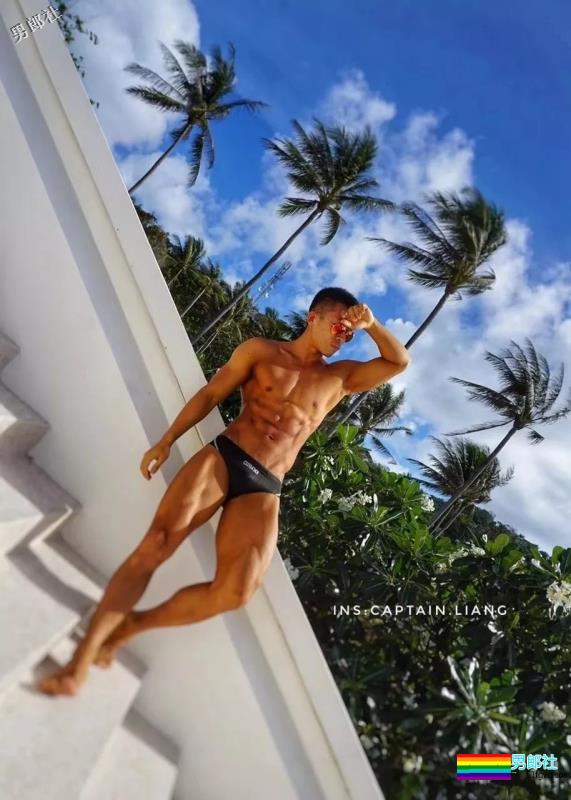 狼狗腰腱子肉男模又Man又石更，ins制服私照好料羞不停！ - 51虹马