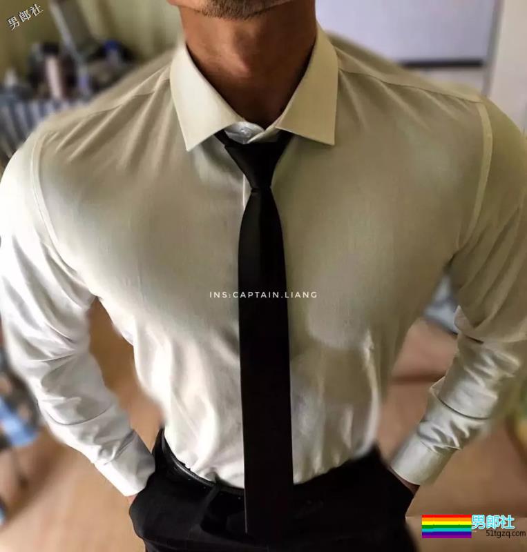 狼狗腰腱子肉男模又Man又石更，ins制服私照好料羞不停！ - 51虹马