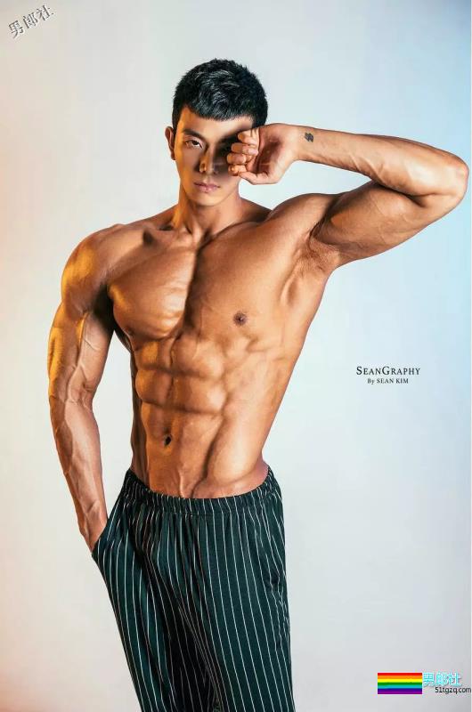 20cm亚洲先生，古铜肤色帅到爆！舔吗？ - 51虹马