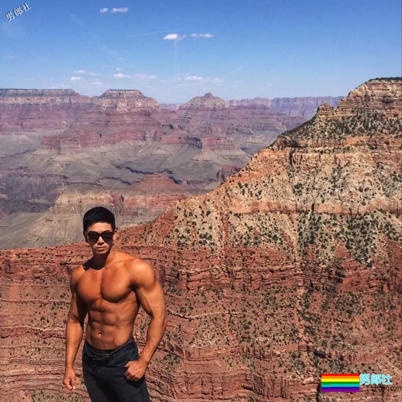 20cm亚洲先生，古铜肤色帅到爆！舔吗？ - 51虹马