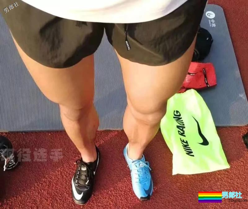 当直男们劈开腿！还有白袜！ - 51虹马