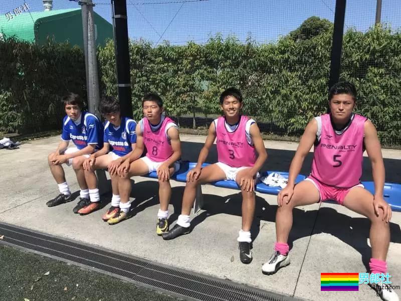 当直男们劈开腿！还有白袜！ - 51虹马