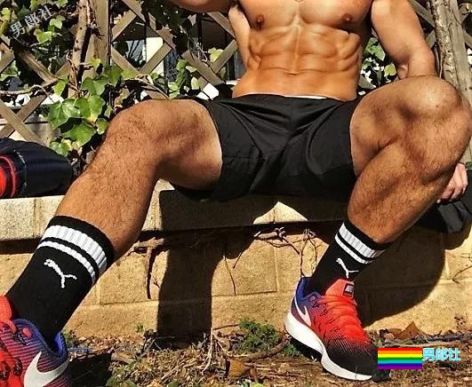 当直男们劈开腿！还有白袜！ - 51虹马