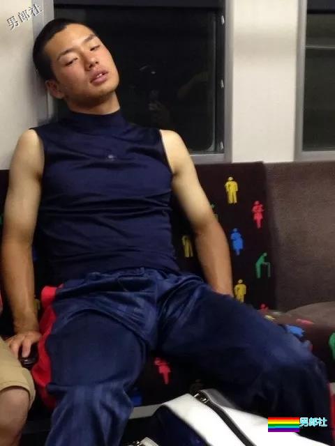 当直男们劈开腿！还有白袜！ - 51虹马