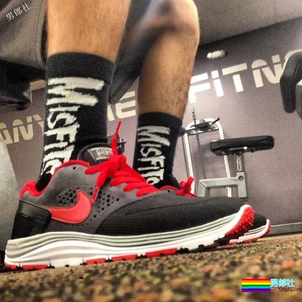 当直男们劈开腿！还有白袜！ - 51虹马