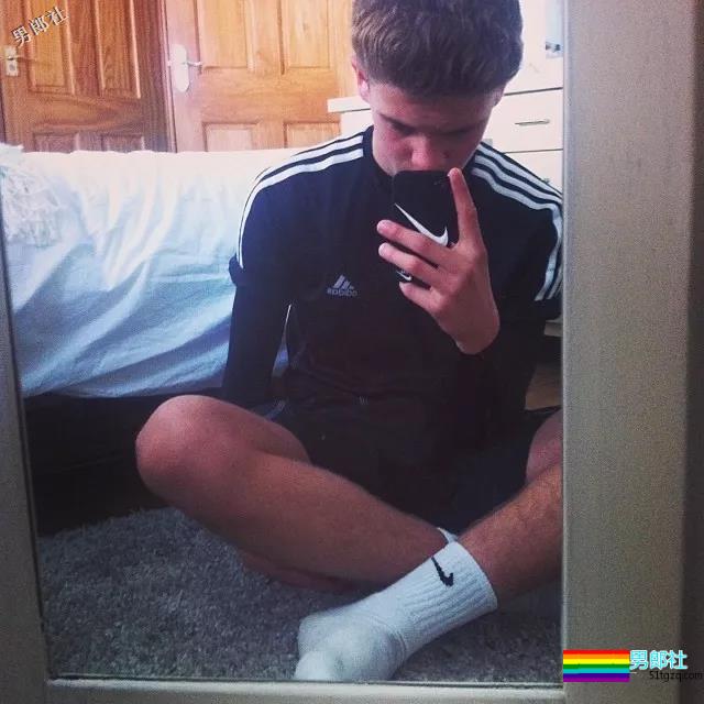 当直男们劈开腿！还有白袜！ - 51虹马