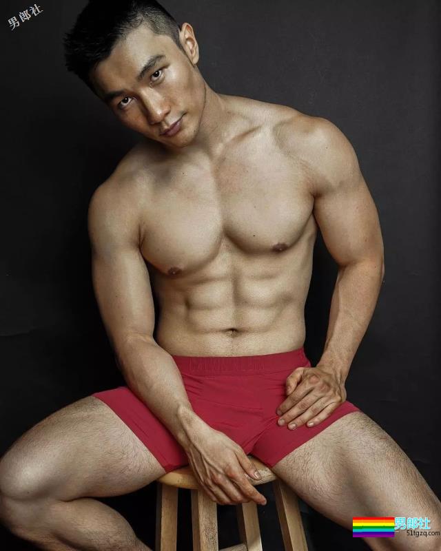 樊野新宠？20岁美籍华人靠樊野大腿风情万种 - 51虹马