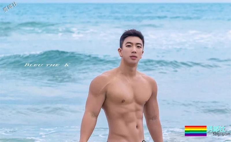 大胸肌叮当猫扒到了，在线晒翘臀，私底下太Sexxxxxy！ - 51虹马