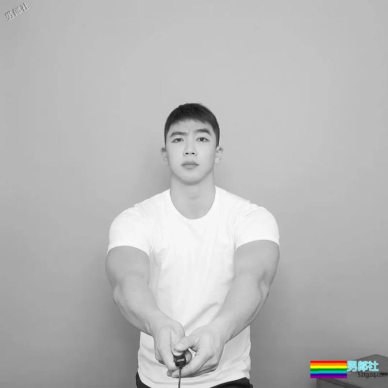 大胸肌叮当猫扒到了,在线晒翘臀,私底下太Sexxxxxy! - 51虹马 大胸肌叮当猫扒到了,在线晒翘臀,私底下太Sexxxxxy! - 51虹马