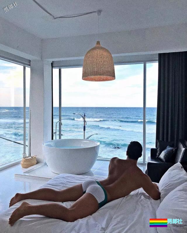 大胸肌叮当猫扒到了,在线晒翘臀,私底下太Sexxxxxy! - 51虹马 大胸肌叮当猫扒到了,在线晒翘臀,私底下太Sexxxxxy! - 51虹马