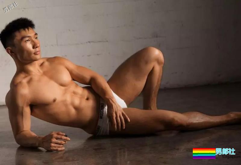 血洗朋友圈的樊野新宠，头枕大腿硬照已出。 - 51虹马