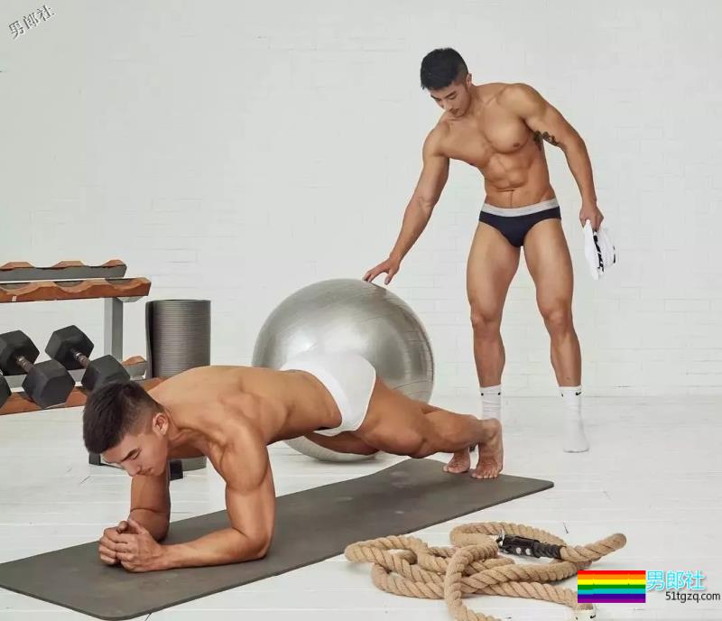 血洗朋友圈的樊野新宠,头枕大腿硬照已出。 - 51虹马 血洗朋友圈的樊野新宠,头枕大腿硬照已出。 - 51虹马