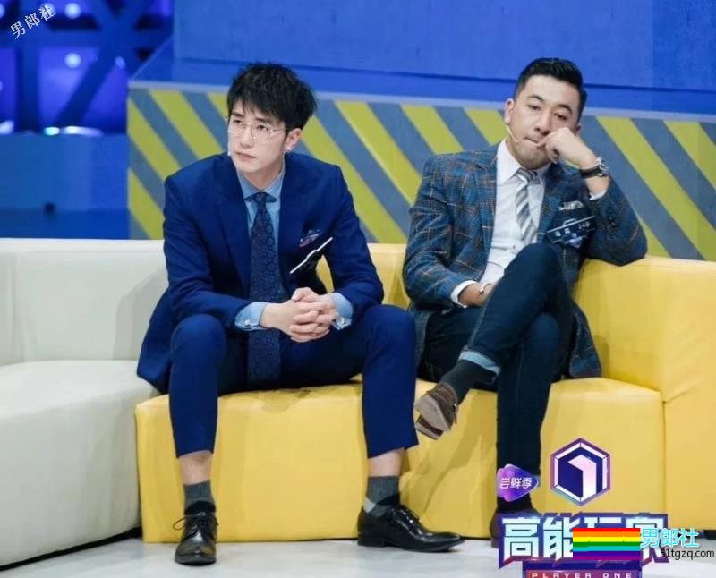 帅医生酷似刘昊然却更“大”，给何炅拔罐上热搜 - 51虹马