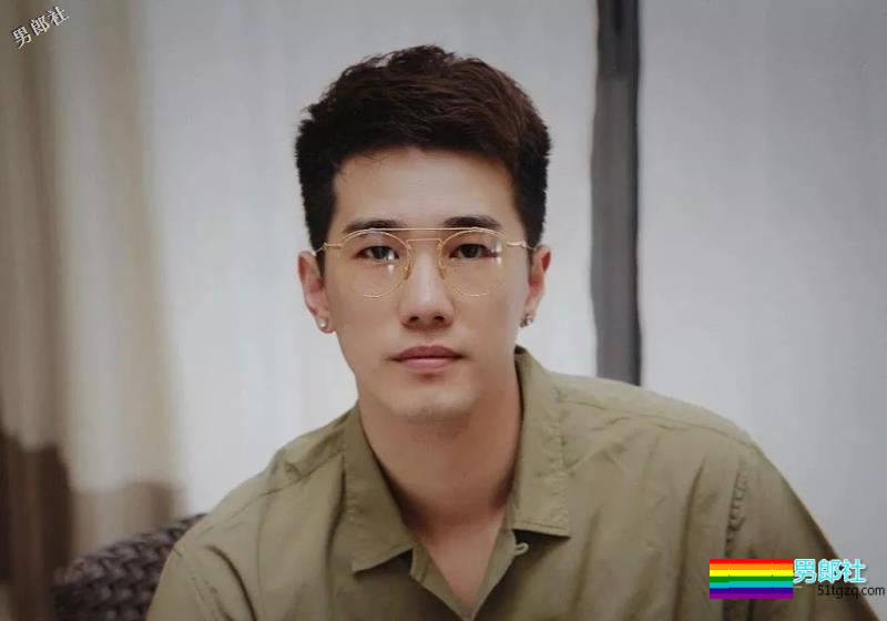 帅医生酷似刘昊然却更“大”,给何炅拔罐上热搜 - 51虹马 帅医生酷似刘昊然却更“大”,给何炅拔罐上热搜 - 51虹马