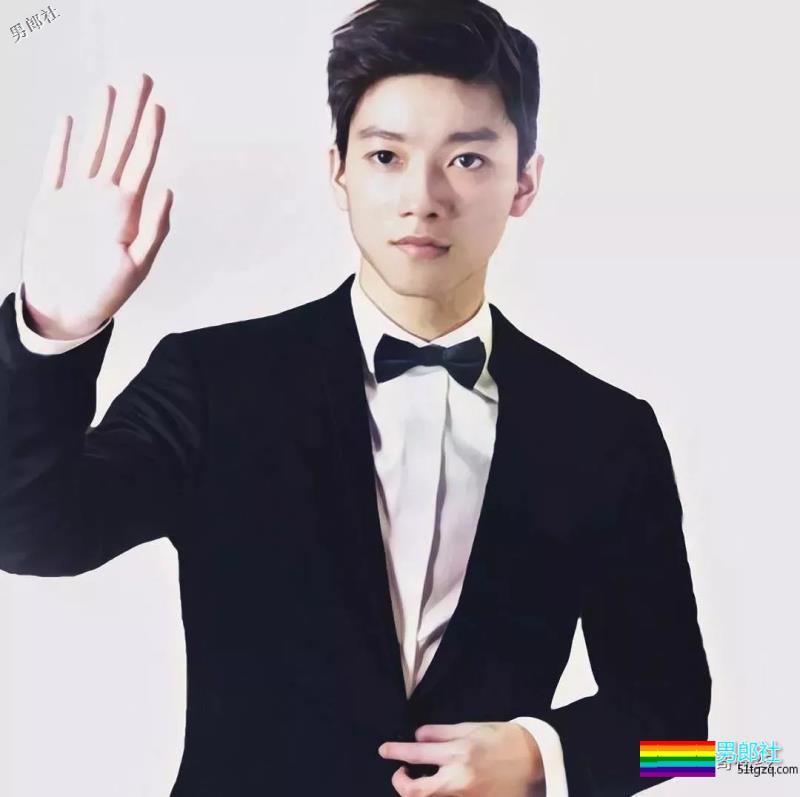 94年飞行员制服小奶狗，最想嫁的A&F签约男模，腹肌人鱼线圈粉又吸睛！ - 51虹马