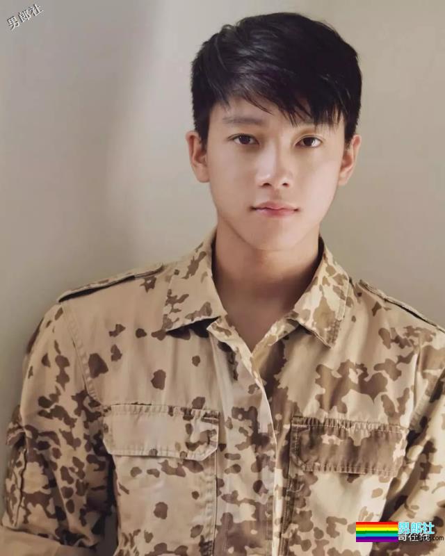 94年飞行员制服小奶狗，最想嫁的A&F签约男模，腹肌人鱼线圈粉又吸睛！ - 51虹马