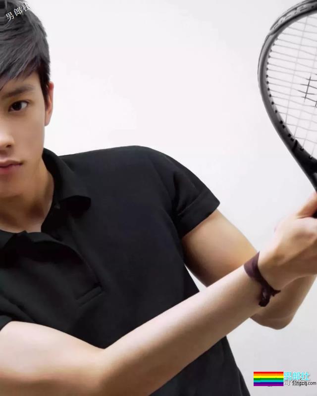 94年飞行员制服小奶狗，最想嫁的A&F签约男模，腹肌人鱼线圈粉又吸睛！ - 51虹马