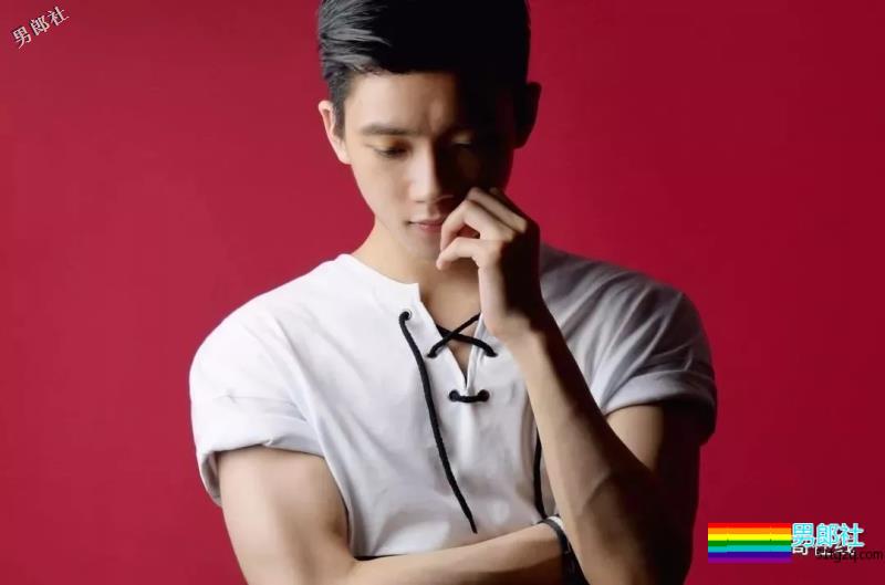 94年飞行员制服小奶狗，最想嫁的A&F签约男模，腹肌人鱼线圈粉又吸睛！ - 51虹马