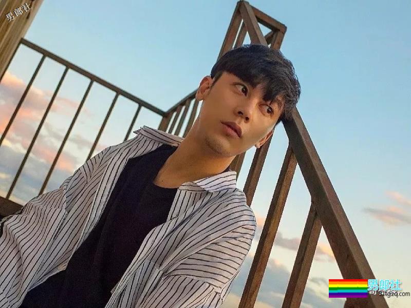 清爽干净的校草小哥哥,是你想相亲的男朋友吗? - 51虹马 清爽干净的校草小哥哥,是你想相亲的男朋友吗? - 51虹马