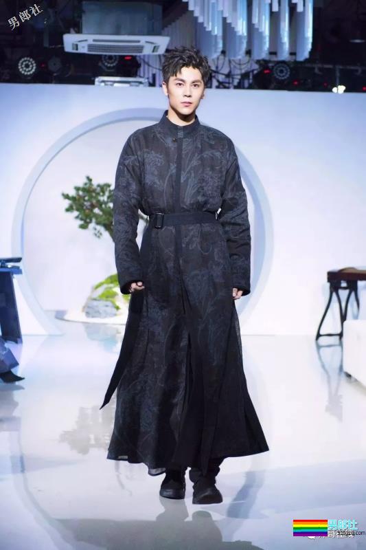 清爽干净的校草小哥哥,是你想相亲的男朋友吗? - 51虹马 清爽干净的校草小哥哥,是你想相亲的男朋友吗? - 51虹马