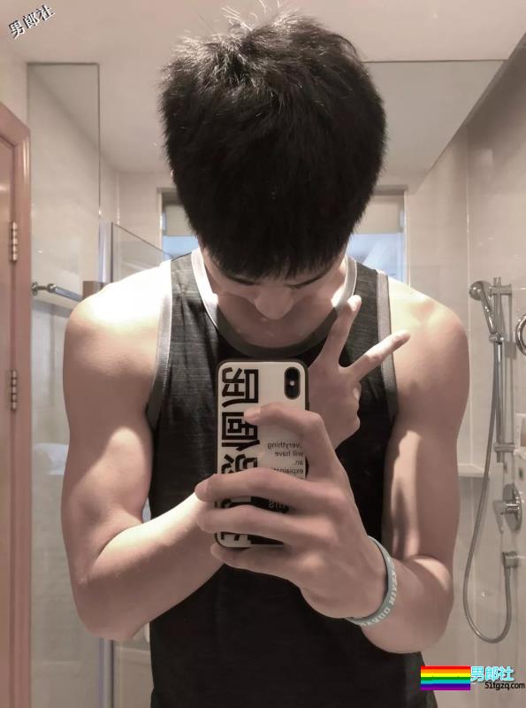 汕头大学篮球队颜值担当！2米05健身露内裤边 - 51虹马